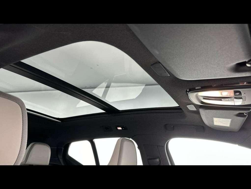 Volvo EX40 185Kw Extended Range Core 78Kwh Silver #24