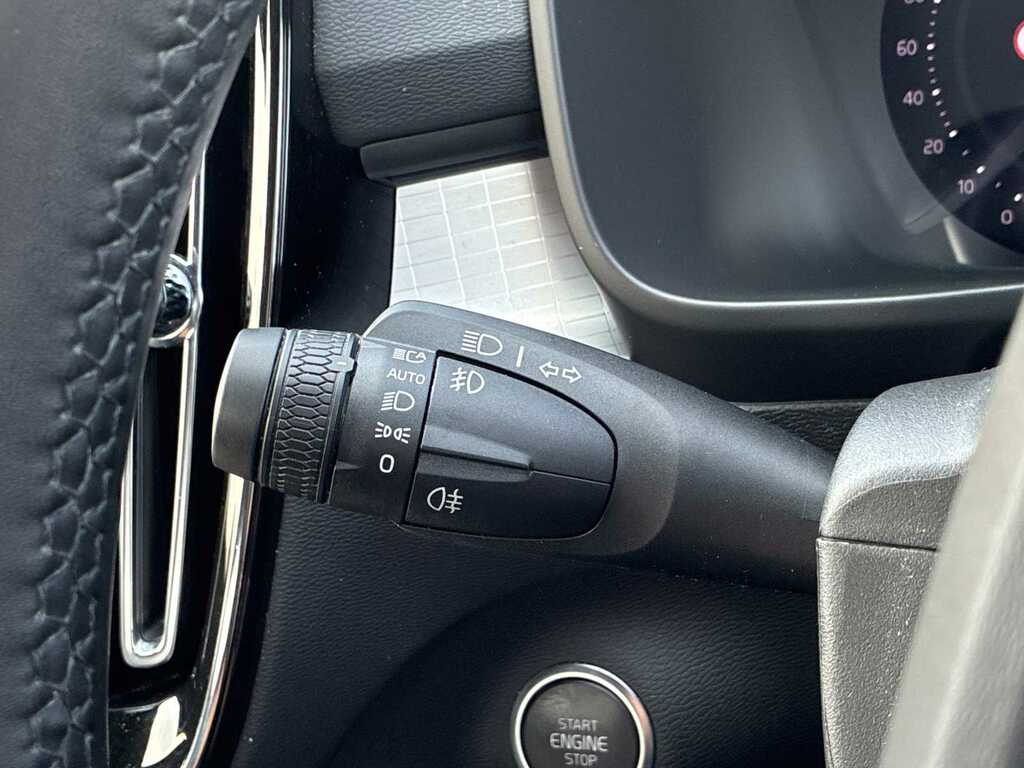 Volvo XC40 2.0 B3p Plus Dark Grey #25