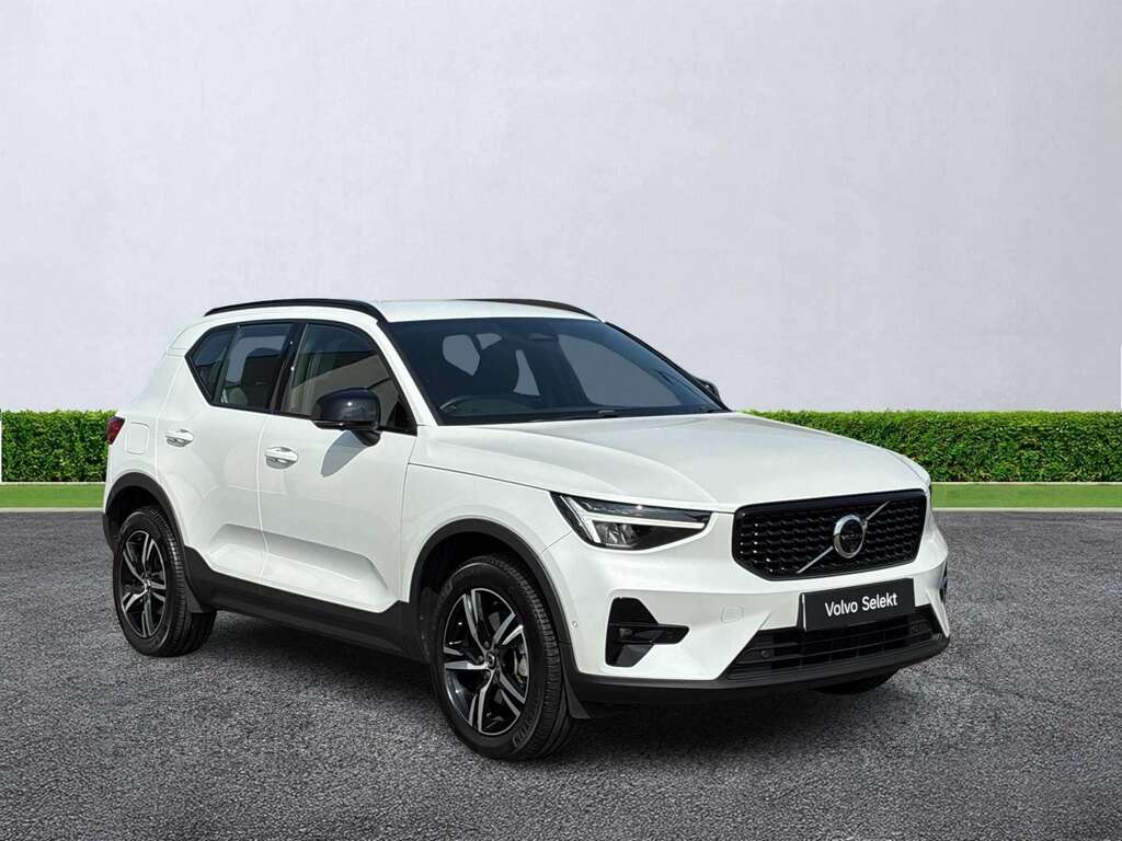 Volvo XC40 2.0 B3p Plus Dark White