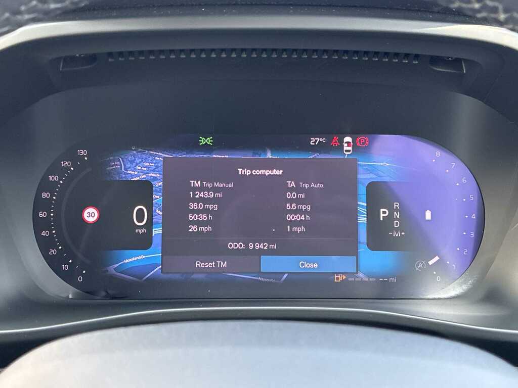 Volvo XC40 2.0 B3p Plus Dark Grey #18