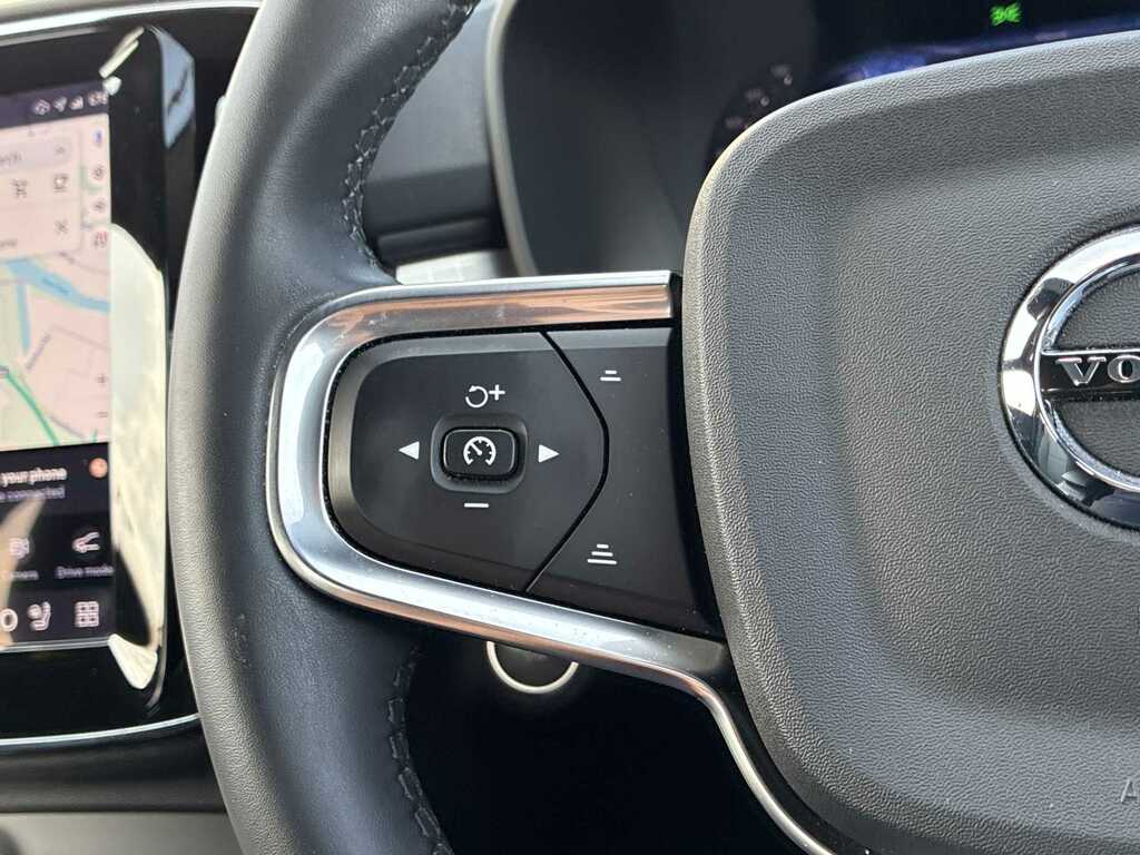 Volvo XC40 2.0 B3p Plus Dark Grey #23