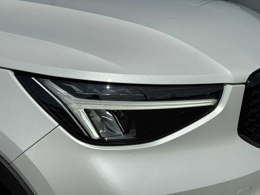 Volvo XC40 2.0 B3p Plus Dark White #4