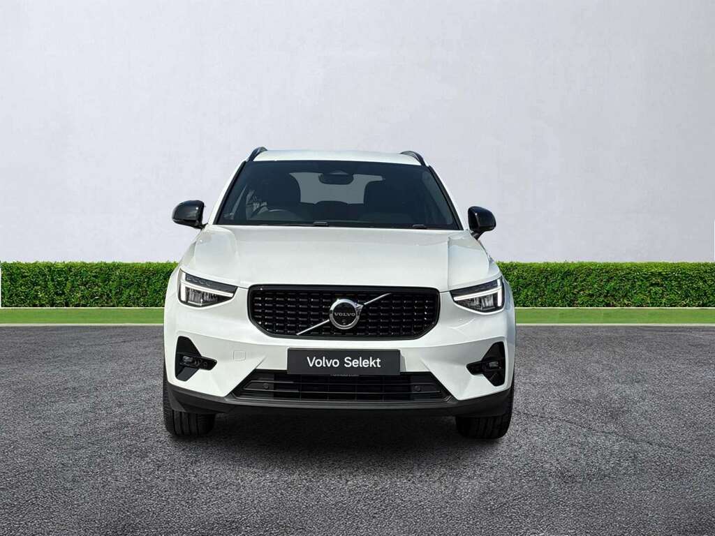Volvo XC40 2.0 B3p Plus Dark White #2