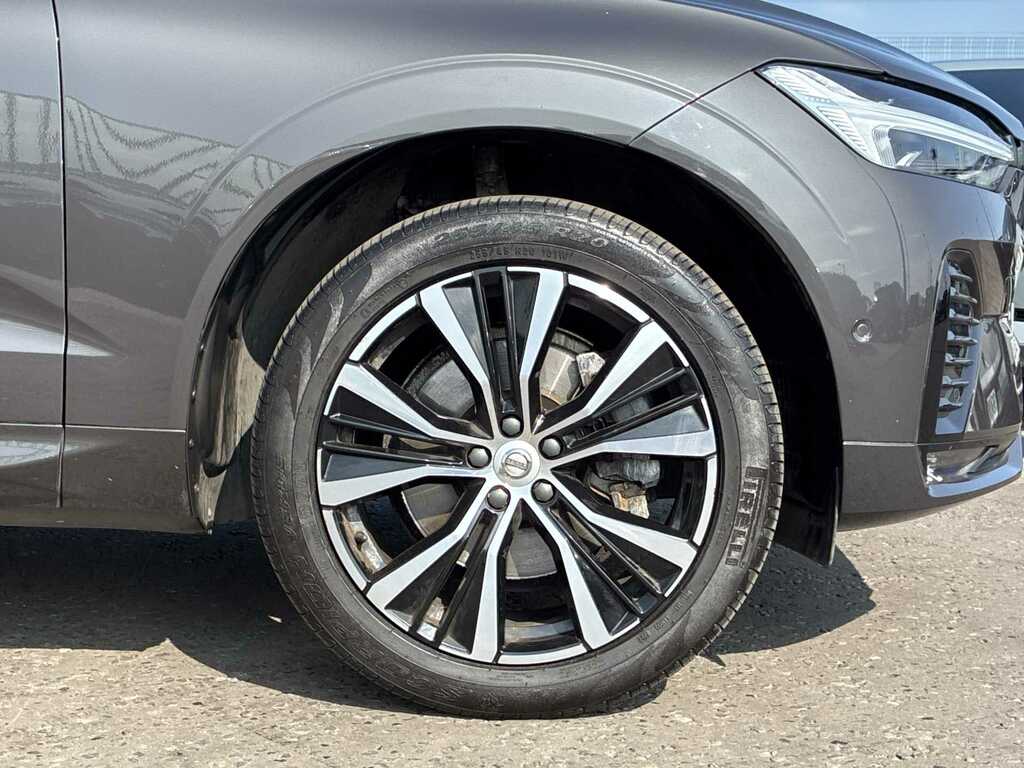 Volvo XC60 2.0 B5p Plus Dark Awd Geartronic Grey #4