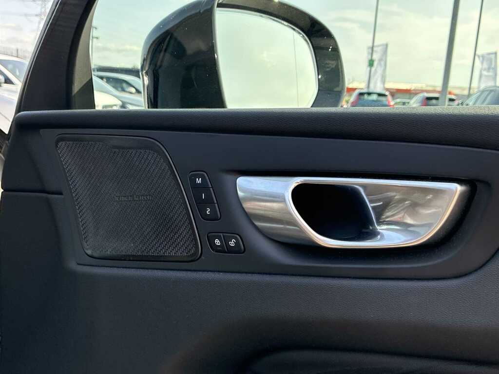 Volvo XC60 2.0 B5p Plus Dark Grey #11