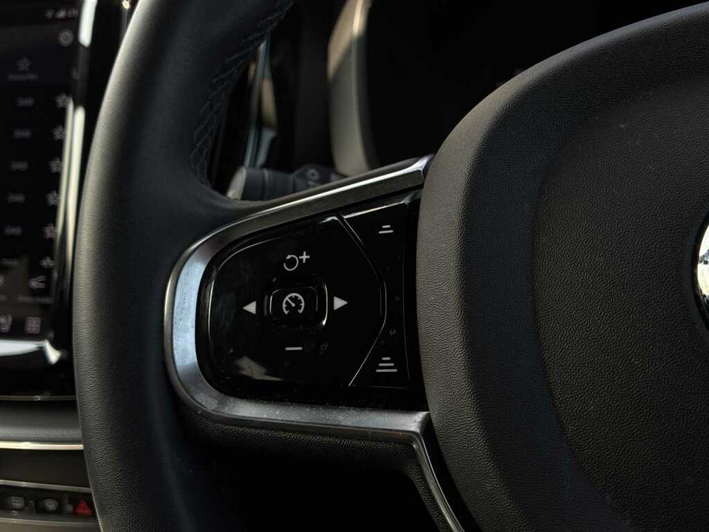 Volvo XC60 2.0 B5p Plus Dark Grey #22