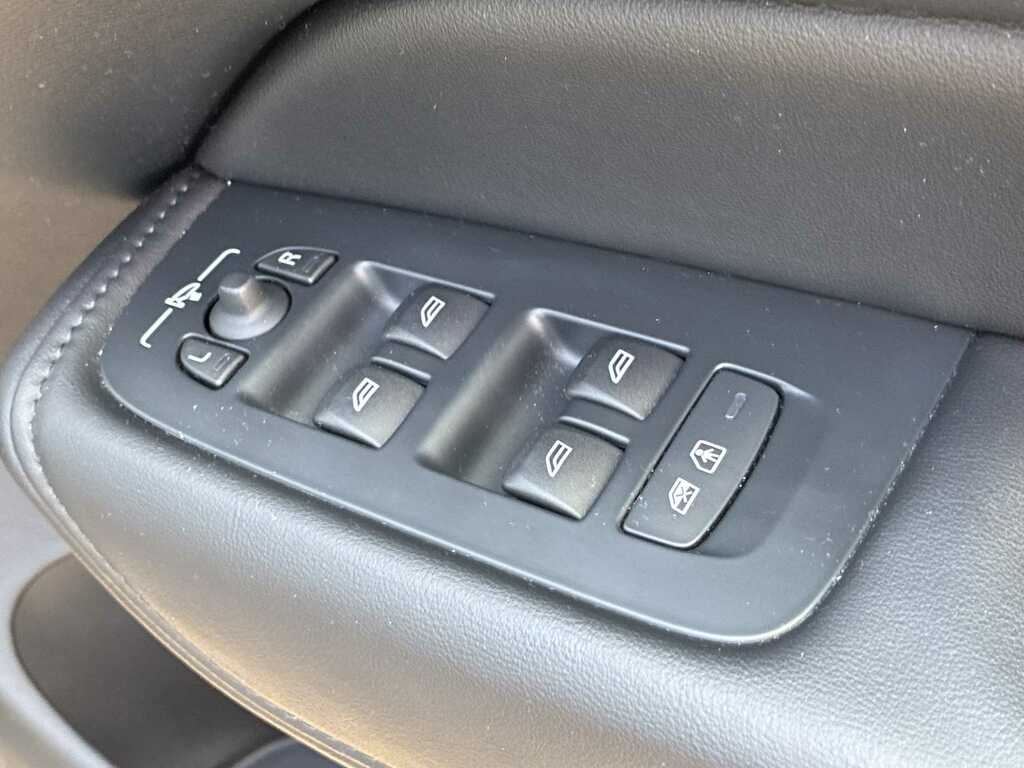 Volvo XC60 2.0 B5p Plus Dark Grey #10