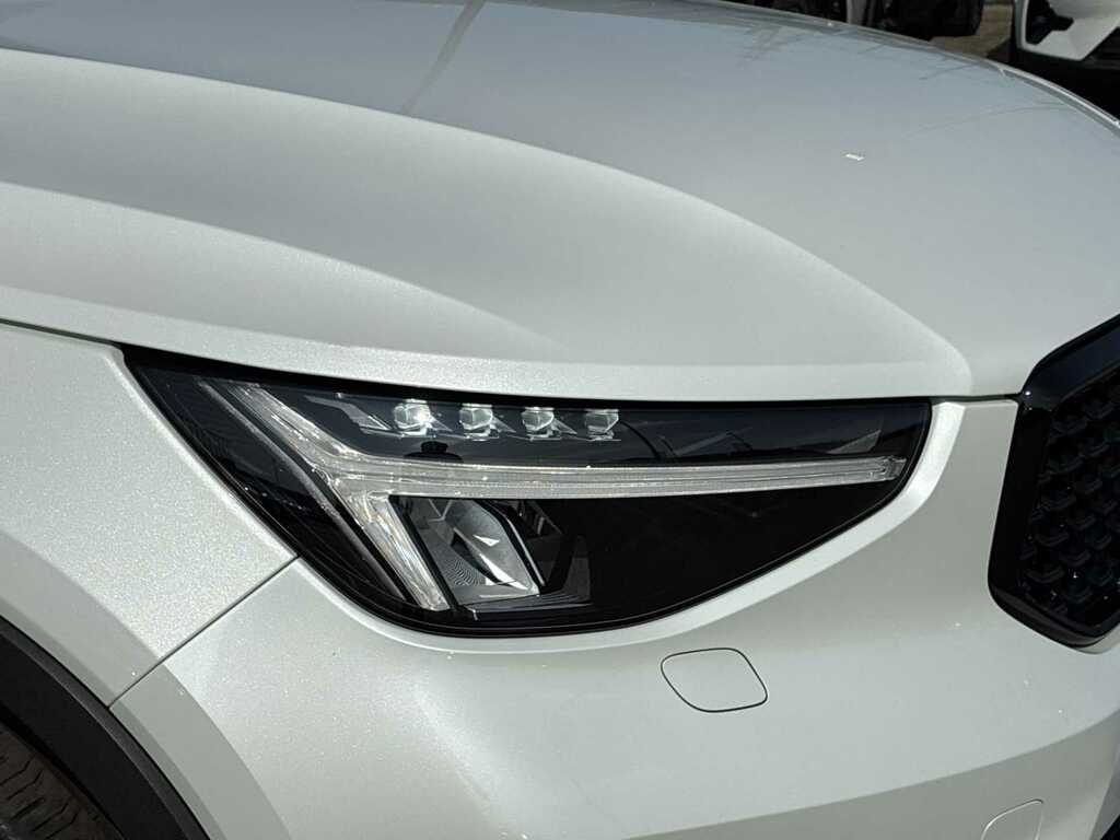 Volvo XC40 2.0 B4p Ultimate Dark White #4