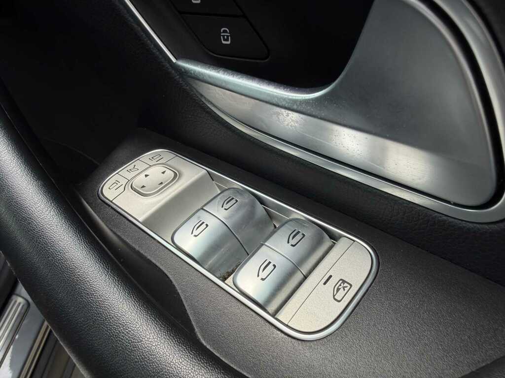 Mercedes-Benz GLE Class E Amg Line Premium Plus Red #15