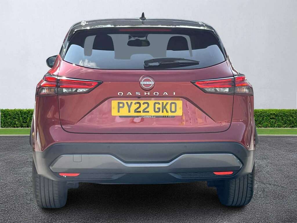 Nissan Qashqai 1.3 Dig-t Mh 158 N-connecta Xtronic Red #4