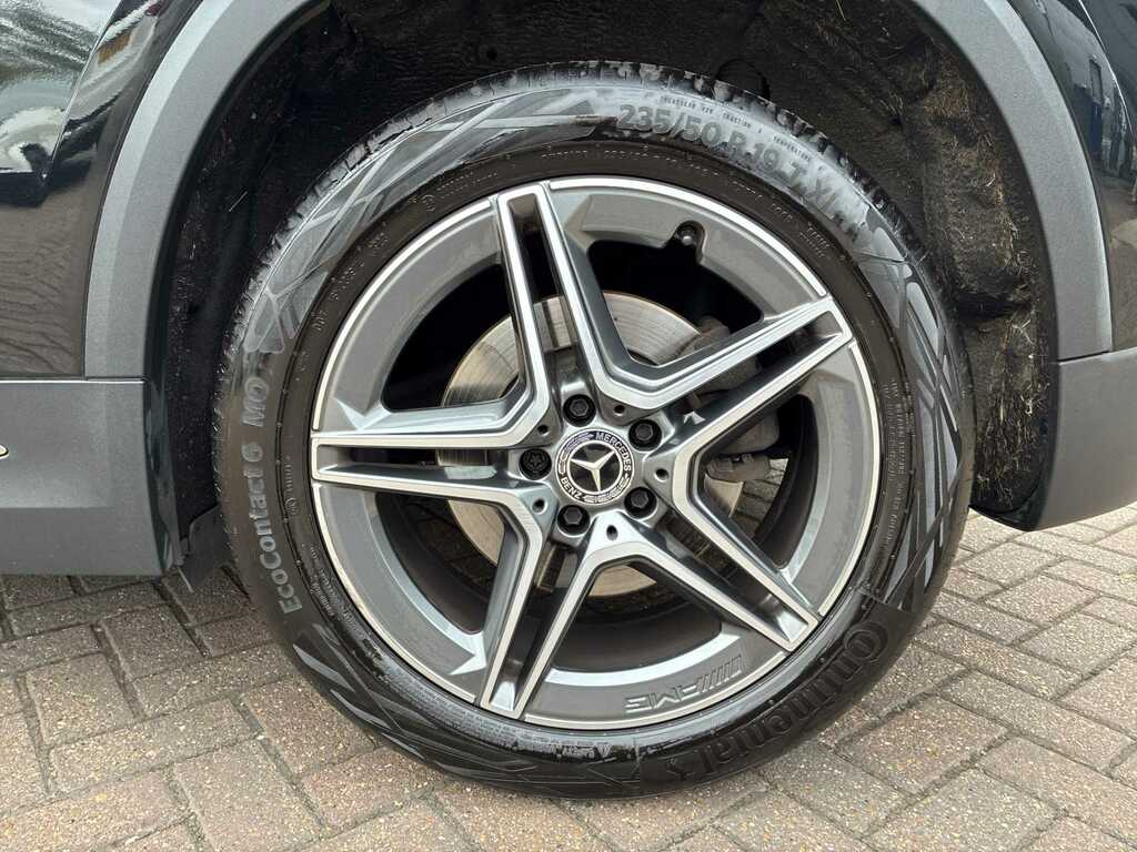 Mercedes-Benz GLA Class Gla 220D 4Matic Amg Line Premium Plus Black #6