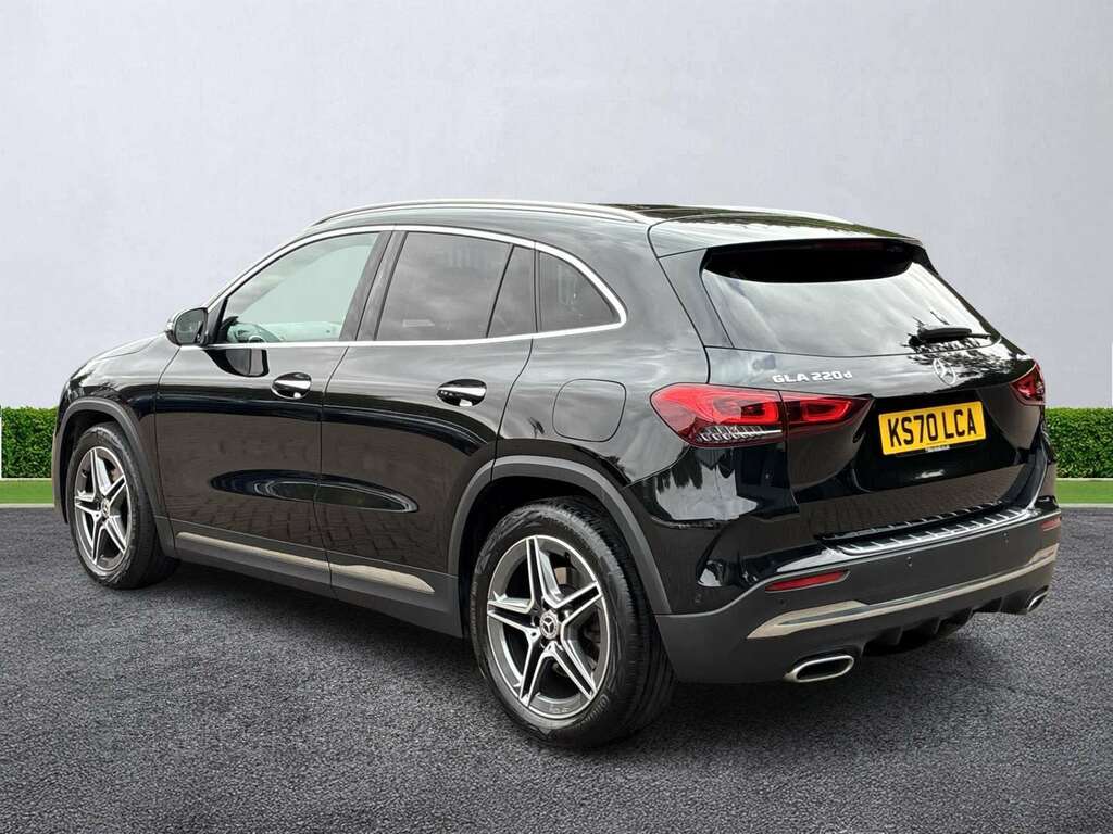 Mercedes-Benz GLA Class Gla 220D 4Matic Amg Line Premium Plus Black #2