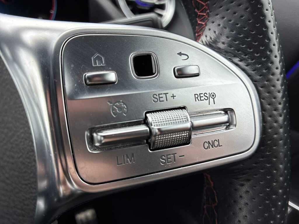 Mercedes-Benz GLA Class Gla 200 Amg Line Edition Plus Black #23