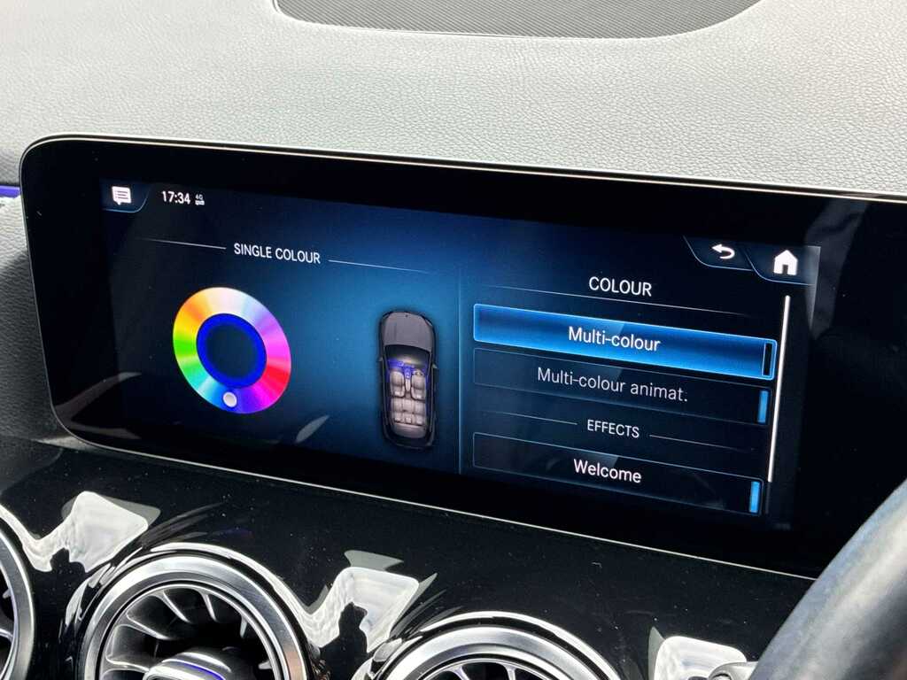 Mercedes-Benz GLA Class Gla 200 Amg Line Edition Plus Black #37