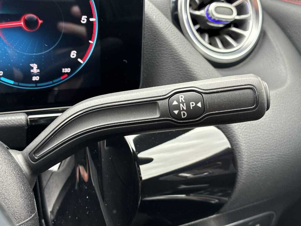 Mercedes-Benz GLA Class Gla 200 Amg Line Edition Plus Black #27