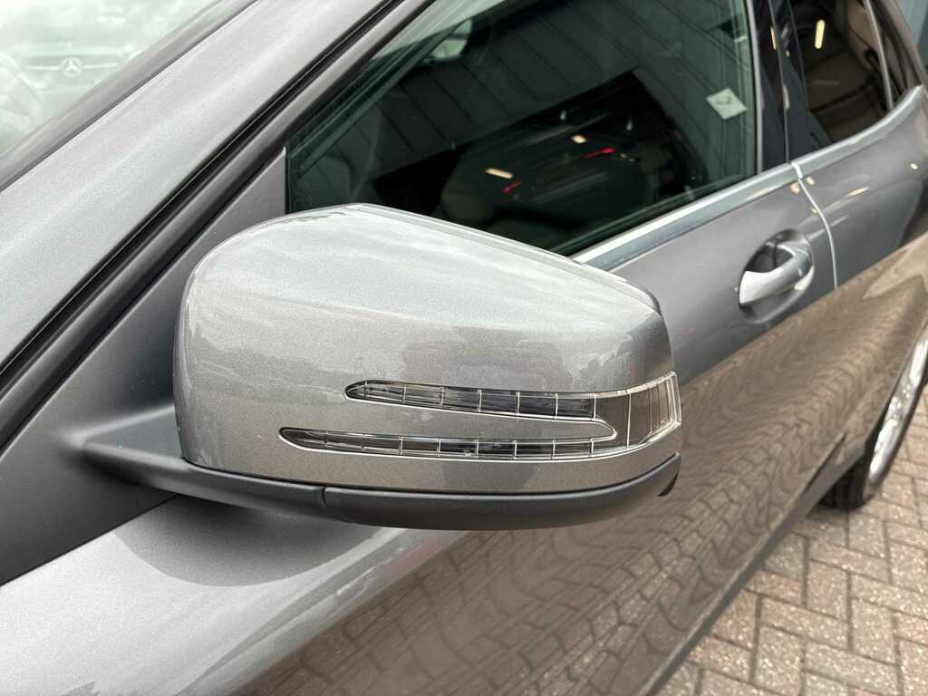 Mercedes-Benz GLA Class 200 D 4Matic Silver #35