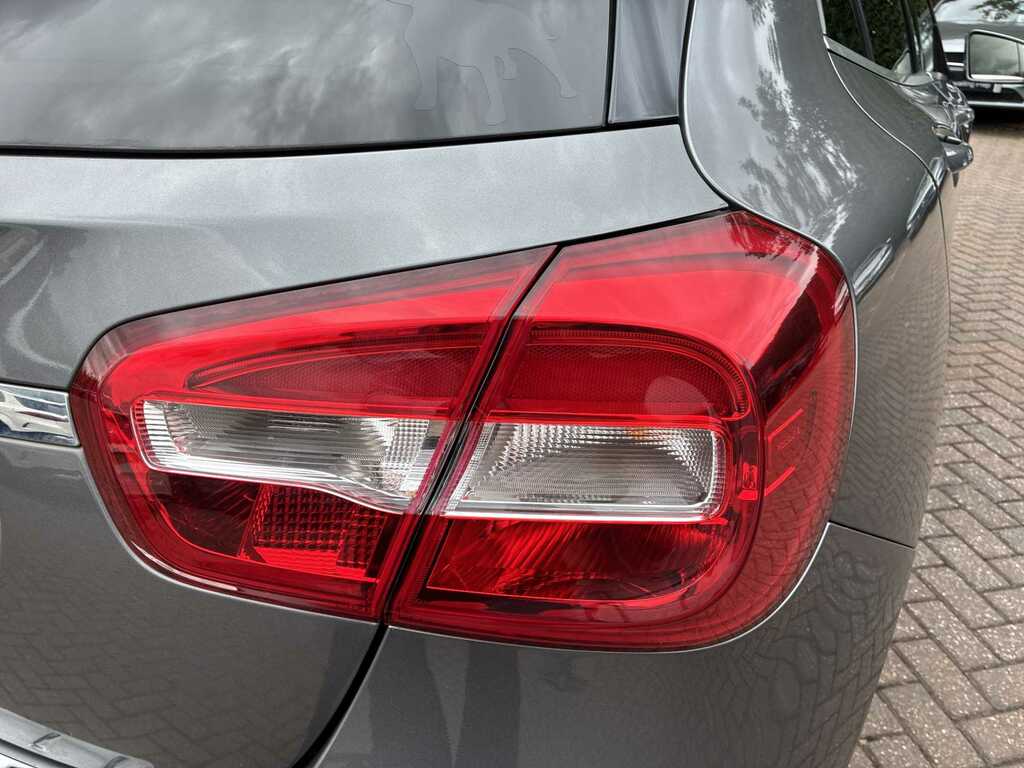 Mercedes-Benz GLA Class 200 D 4Matic Silver #34