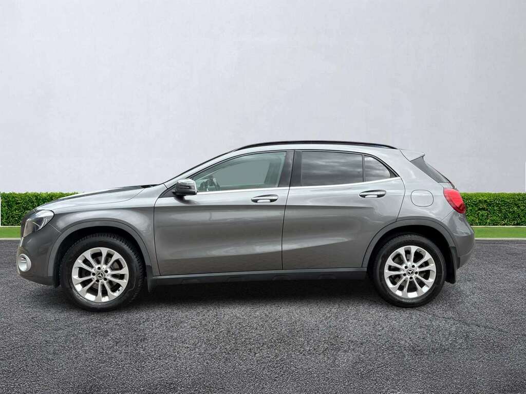 Mercedes-Benz GLA Class 200 D 4Matic Silver #19