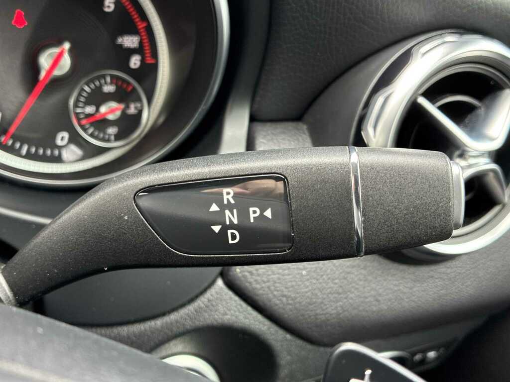 Mercedes-Benz GLA Class 200 D 4Matic Silver #28