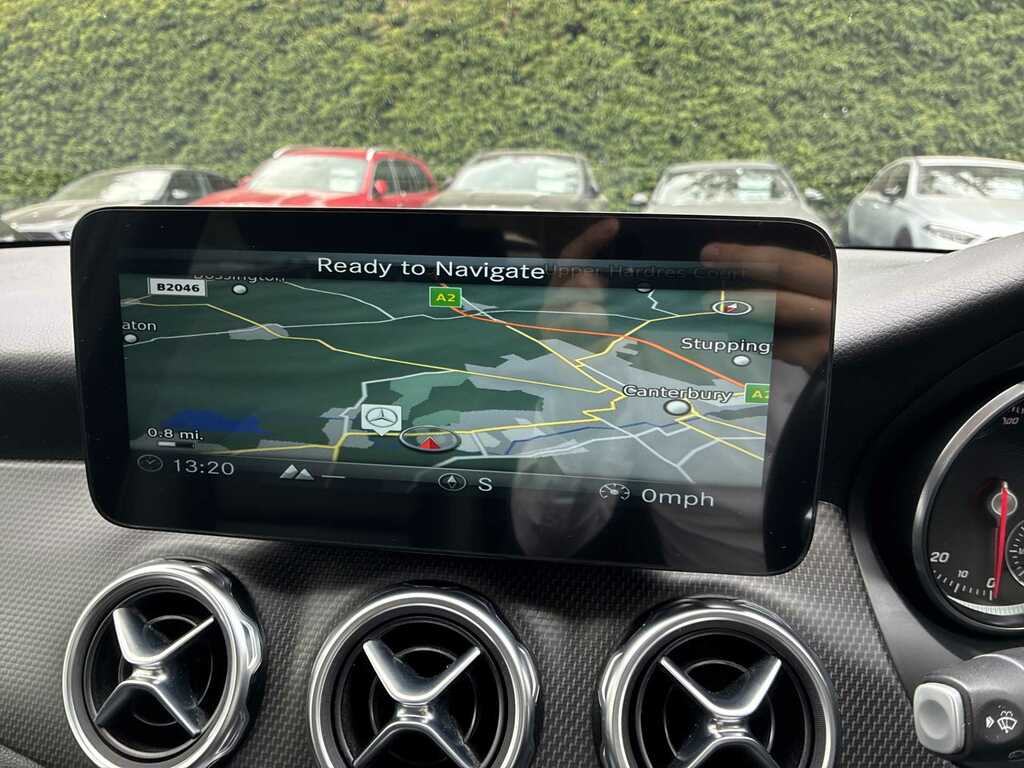 Mercedes-Benz GLA Class 200 D 4Matic Silver #25