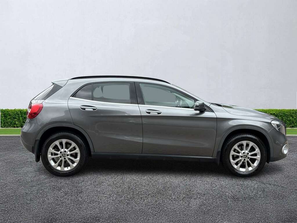 Mercedes-Benz GLA Class Gla 200D Se Grey #3
