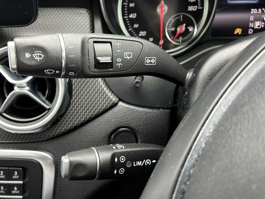 Mercedes-Benz GLA Class 200 D 4Matic Silver #27