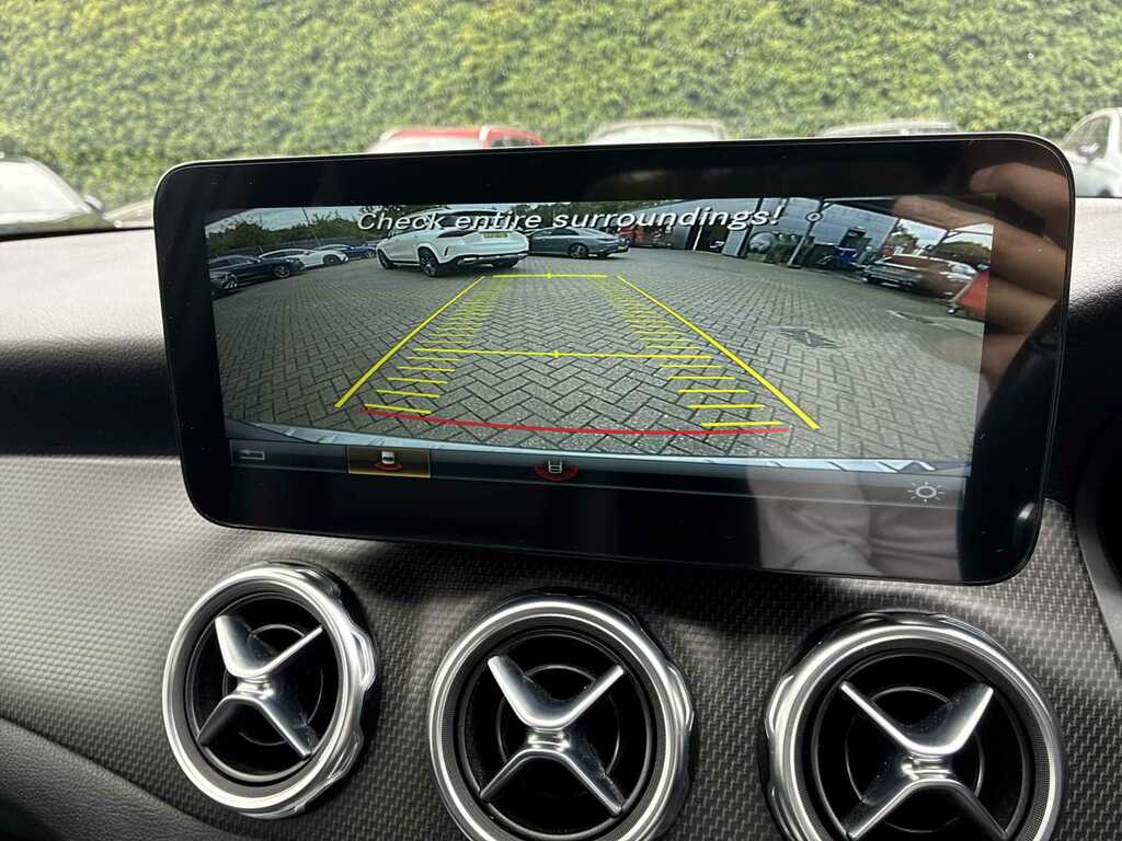 Mercedes-Benz GLA Class 200 D 4Matic Silver #24