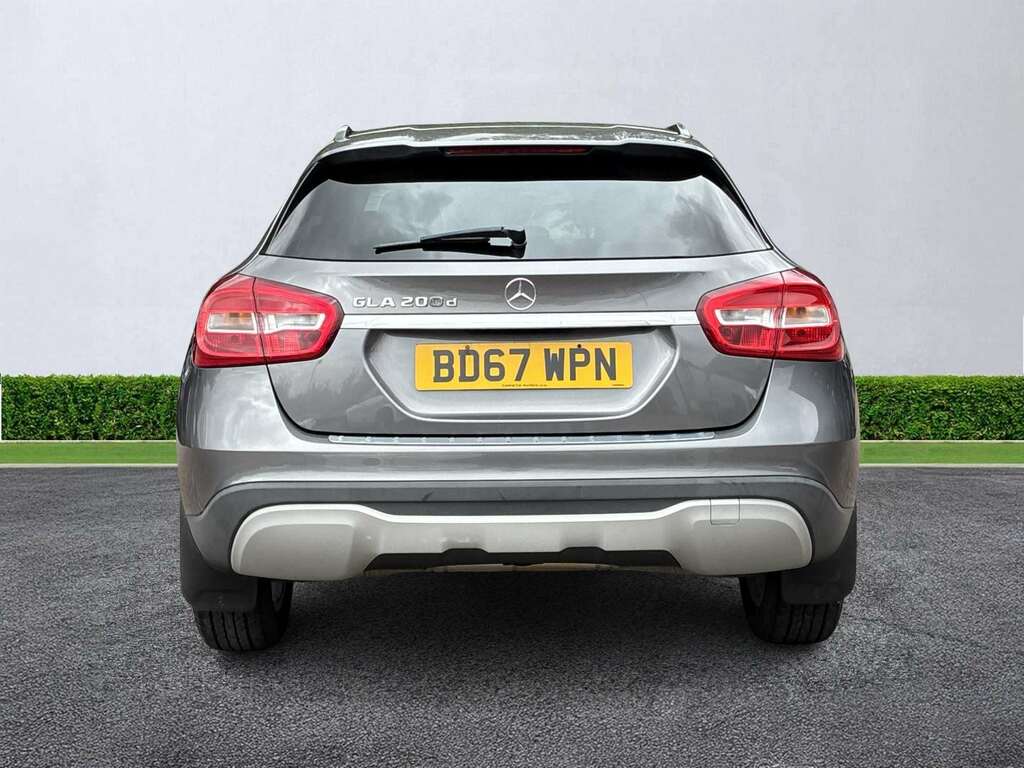 Mercedes-Benz GLA Class Gla 200D Se Grey #4