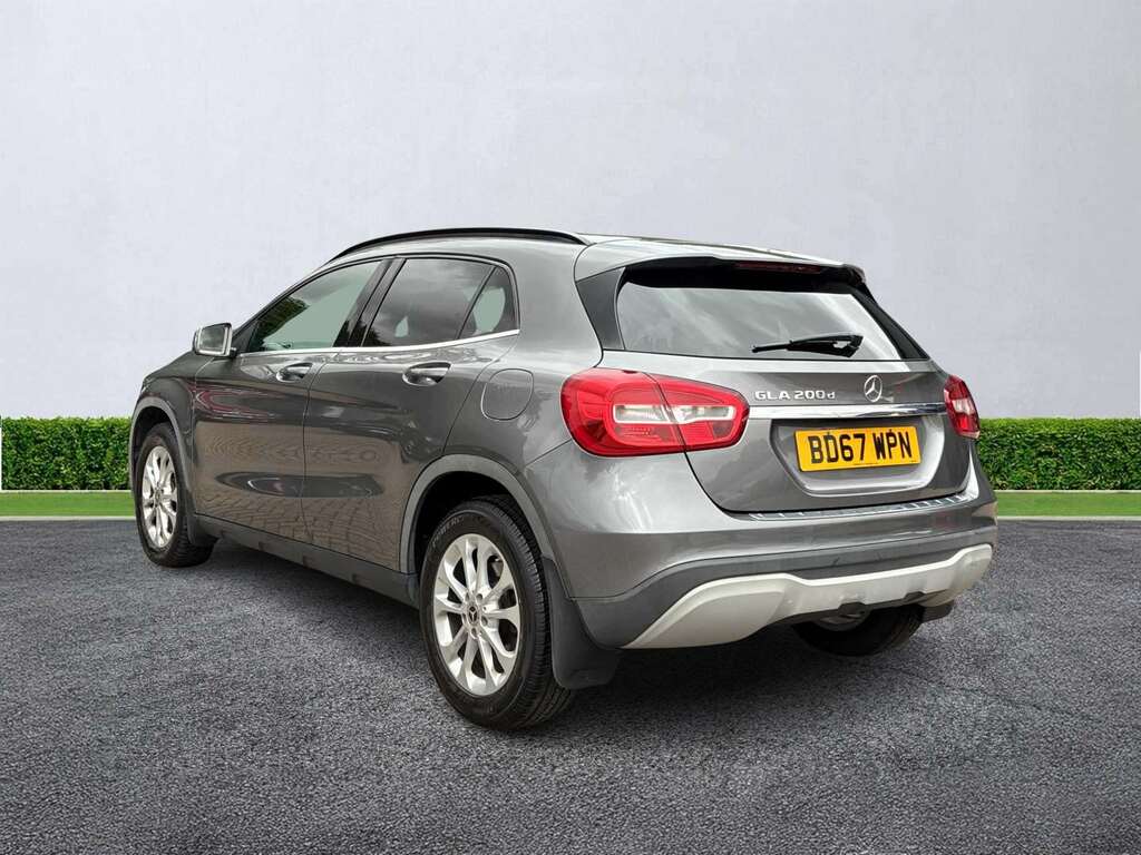 Mercedes-Benz GLA Class Gla 200D Se Grey #2