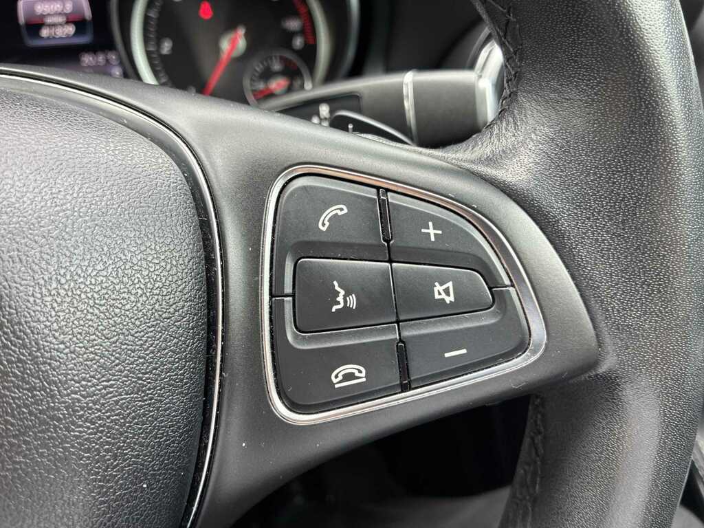 Mercedes-Benz GLA Class 200 D 4Matic Silver #23