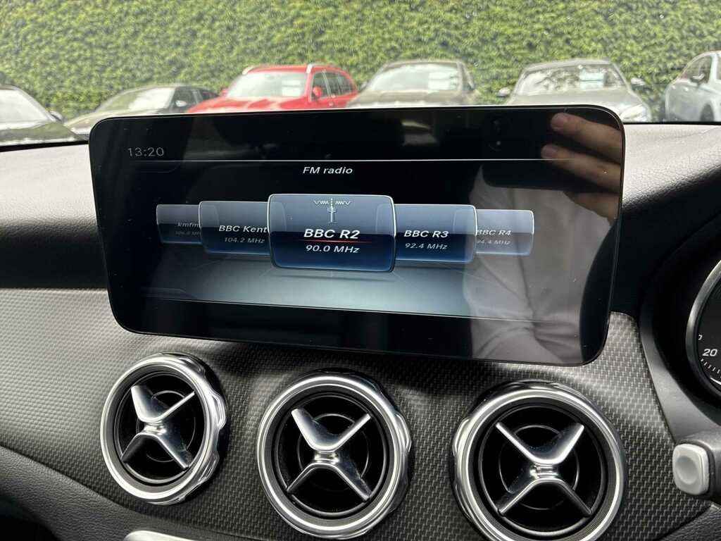 Mercedes-Benz GLA Class 200 D 4Matic Silver #26