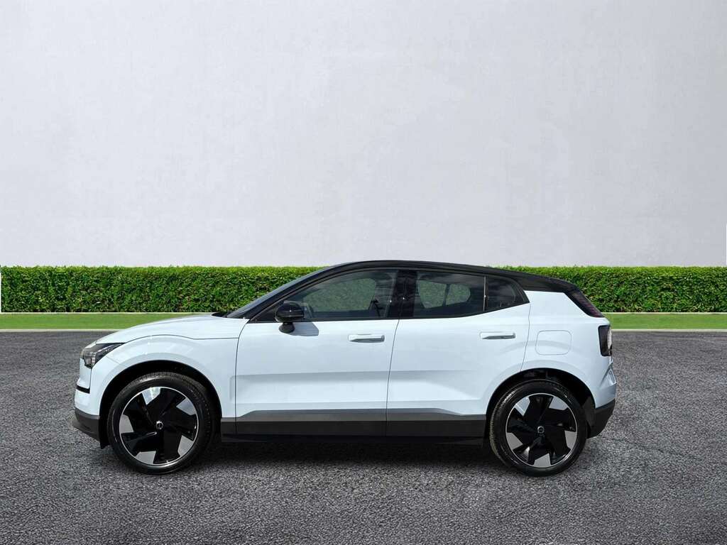 Volvo EX30 Ultra, Single Motor Extended Range, Black #11