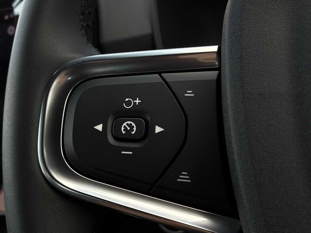 Volvo XC40 B4 P Ultra Bright Black #23