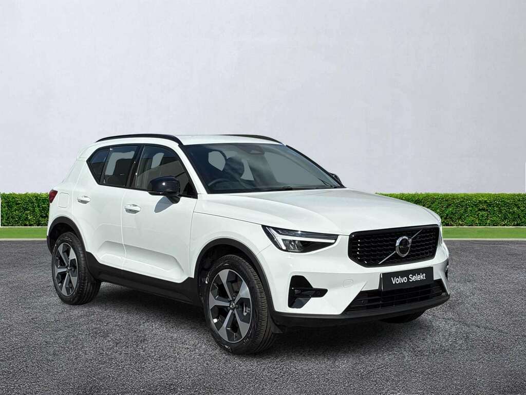 Volvo XC40 2.0 B3p Plus Dark White