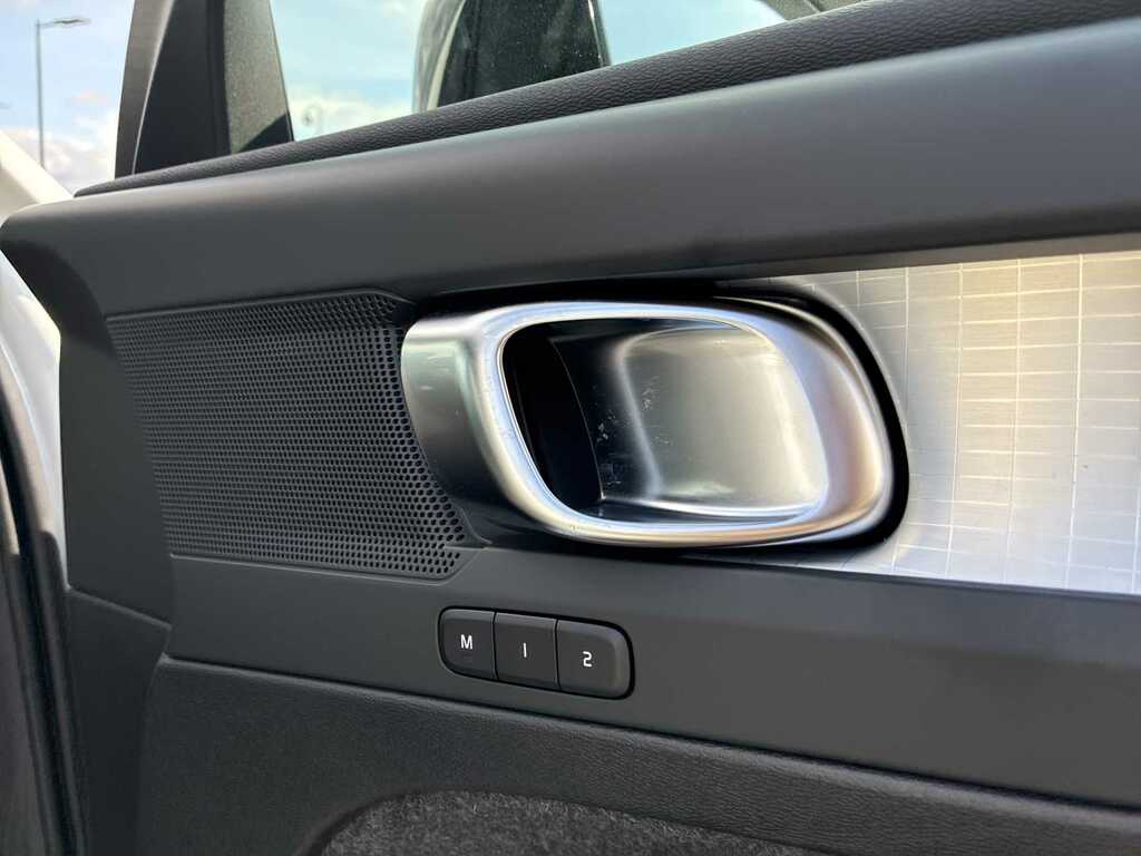 Volvo XC40 B4 P Ultra Bright Black #13