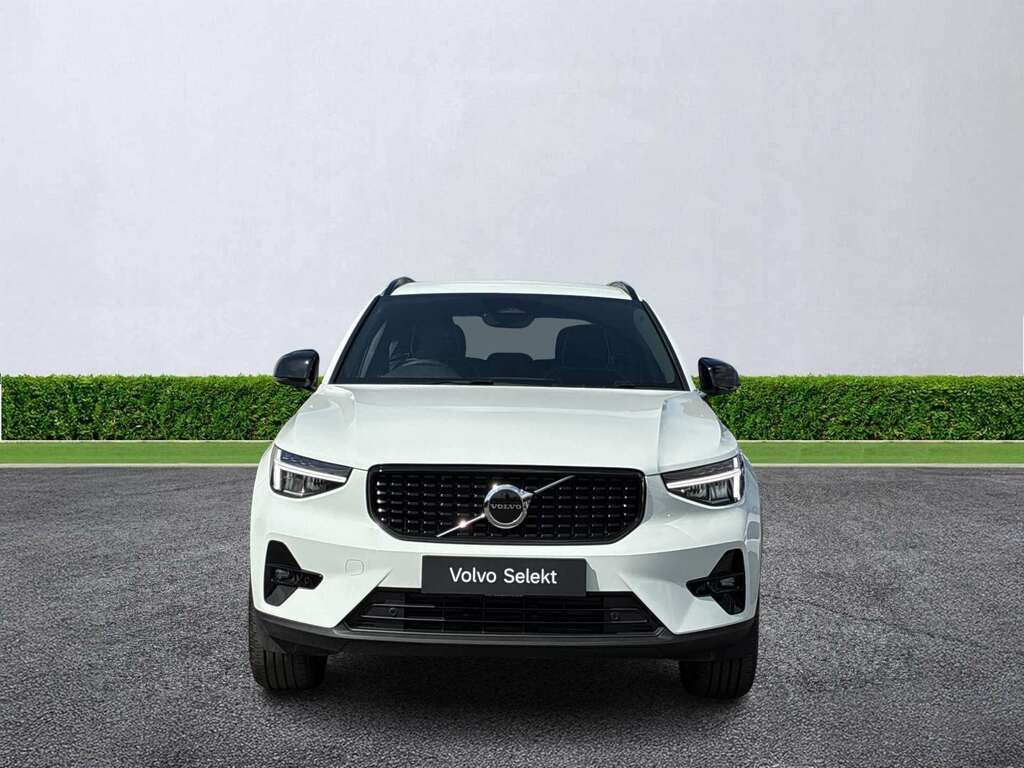 Volvo XC40 2.0 B3p Plus Dark White #2