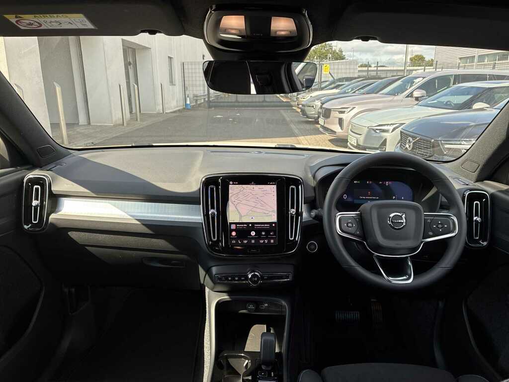Volvo XC40 B4 P Ultra Bright Black #32