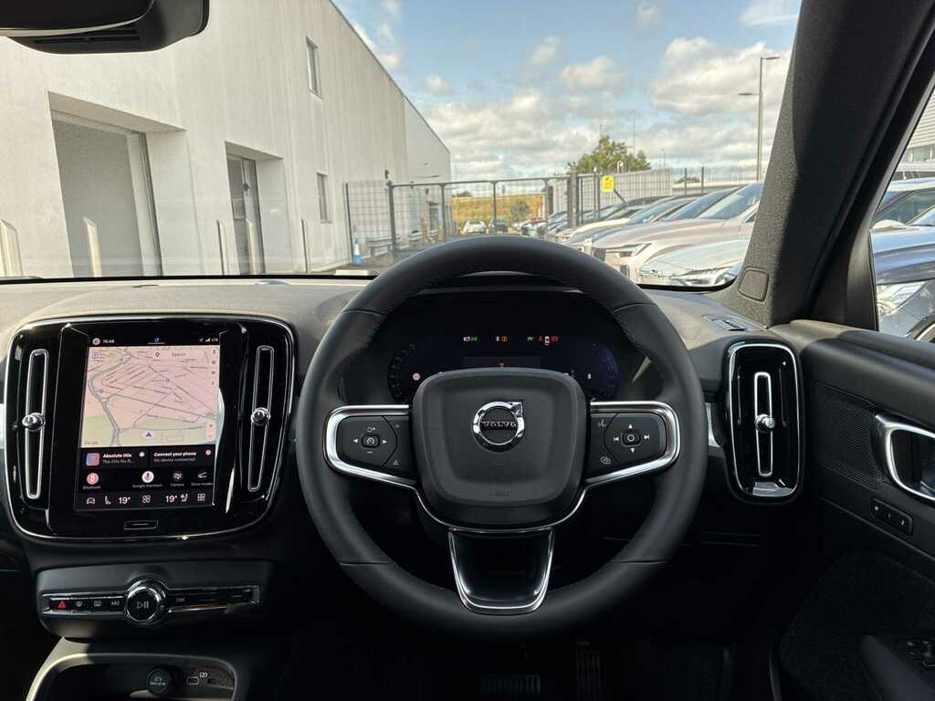 Volvo XC40 B4 P Ultra Bright Black #31
