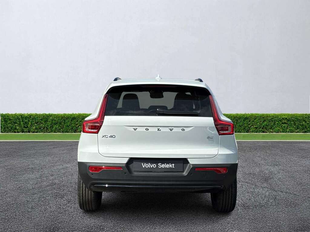 Volvo XC40 B4 P Ultra Bright Black #34
