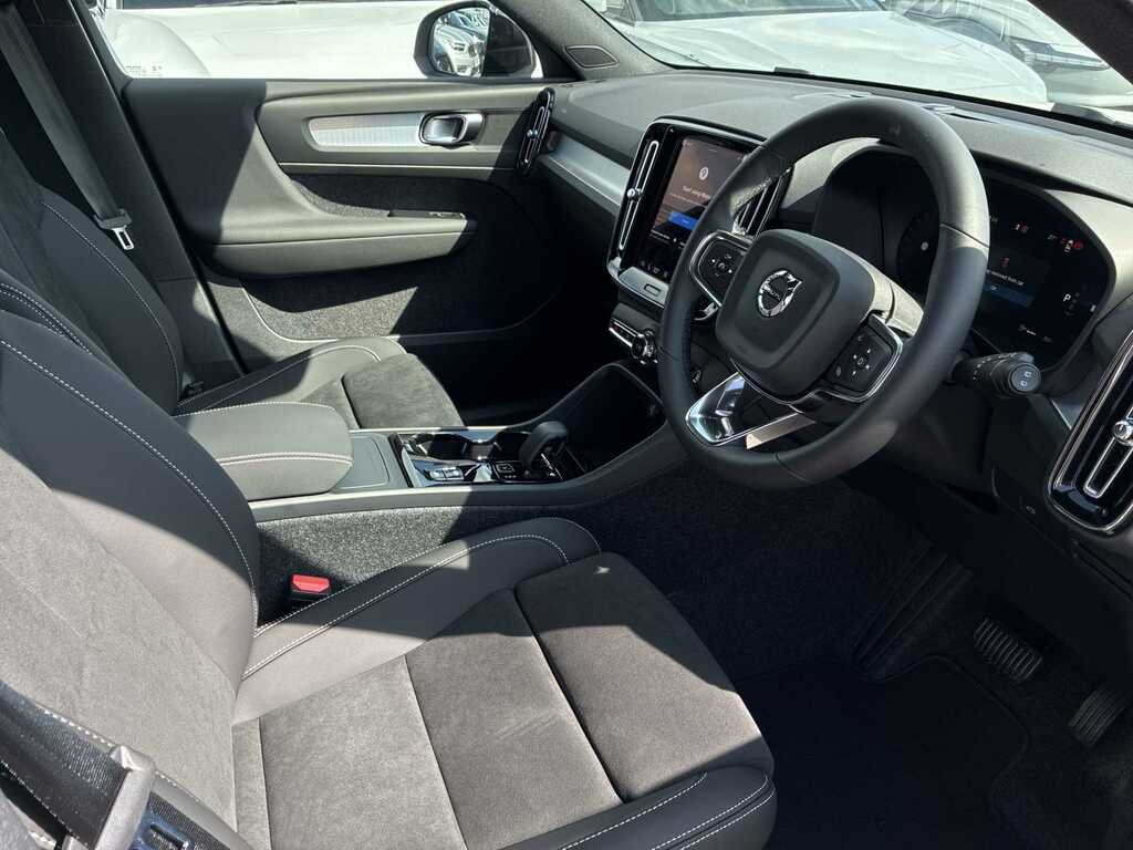 Volvo XC40 B4 P Ultra Bright Black #10