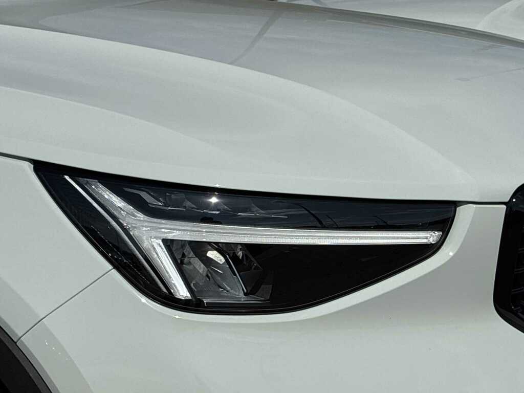 Volvo XC40 2.0 B3p Plus Dark White #4