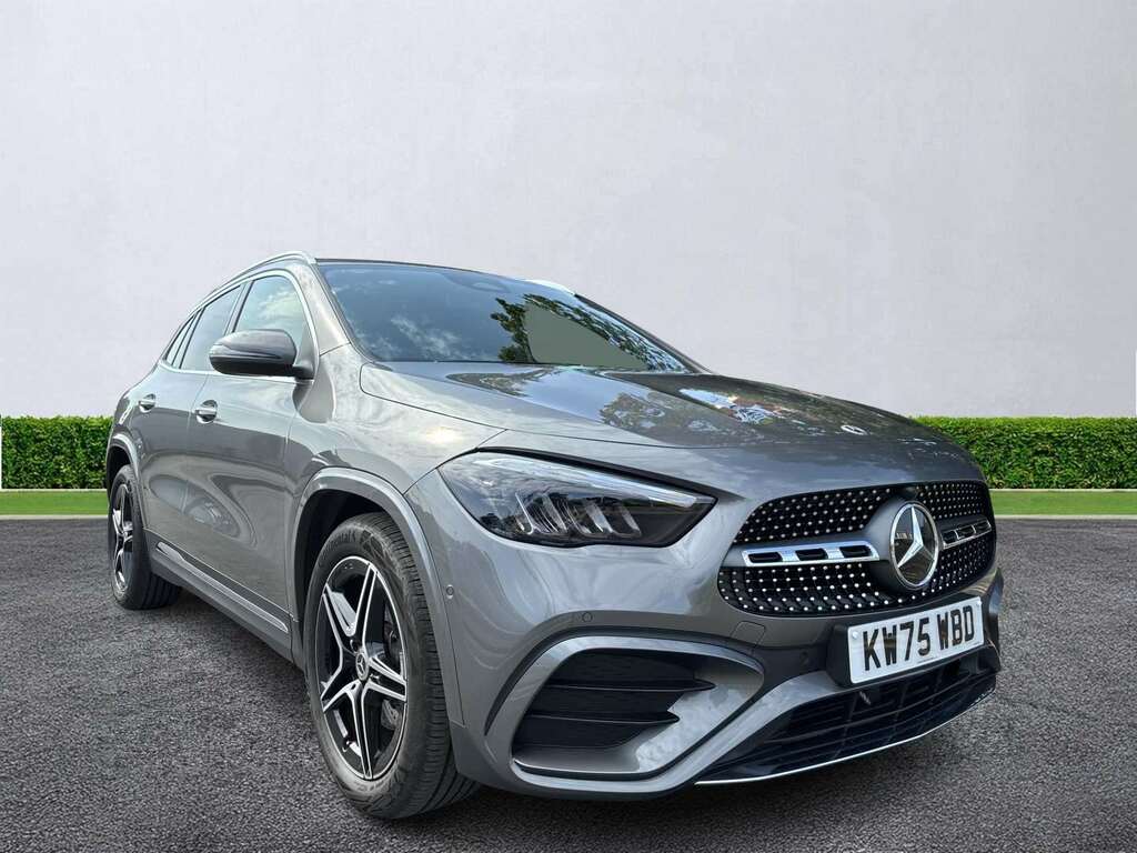 Mercedes-Benz GLA Class Gla 200 Amg Line Executive Grey