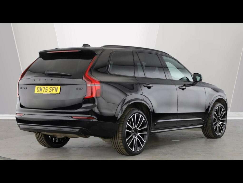 Volvo XC90 2.0 B5p Ultra Black Edition Awd Geartronic Black #2
