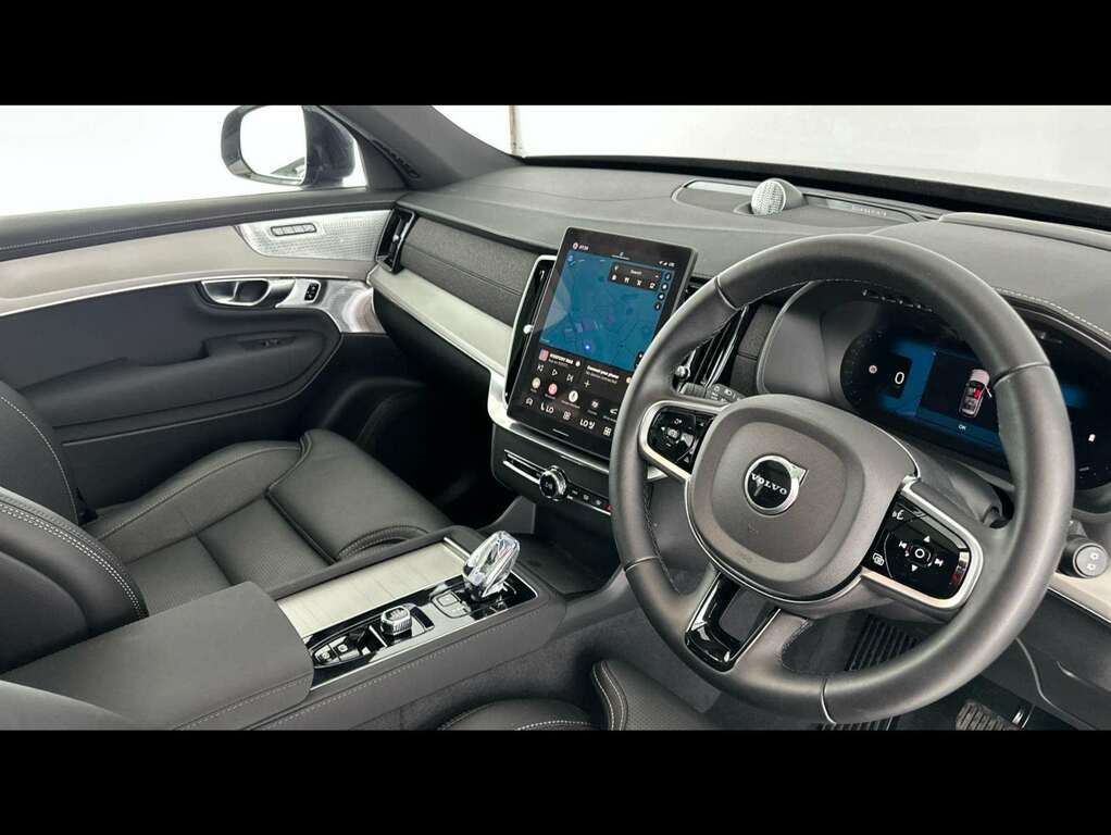 Volvo XC90 2.0 B5p Ultra Black Edition Awd Geartronic Black #4