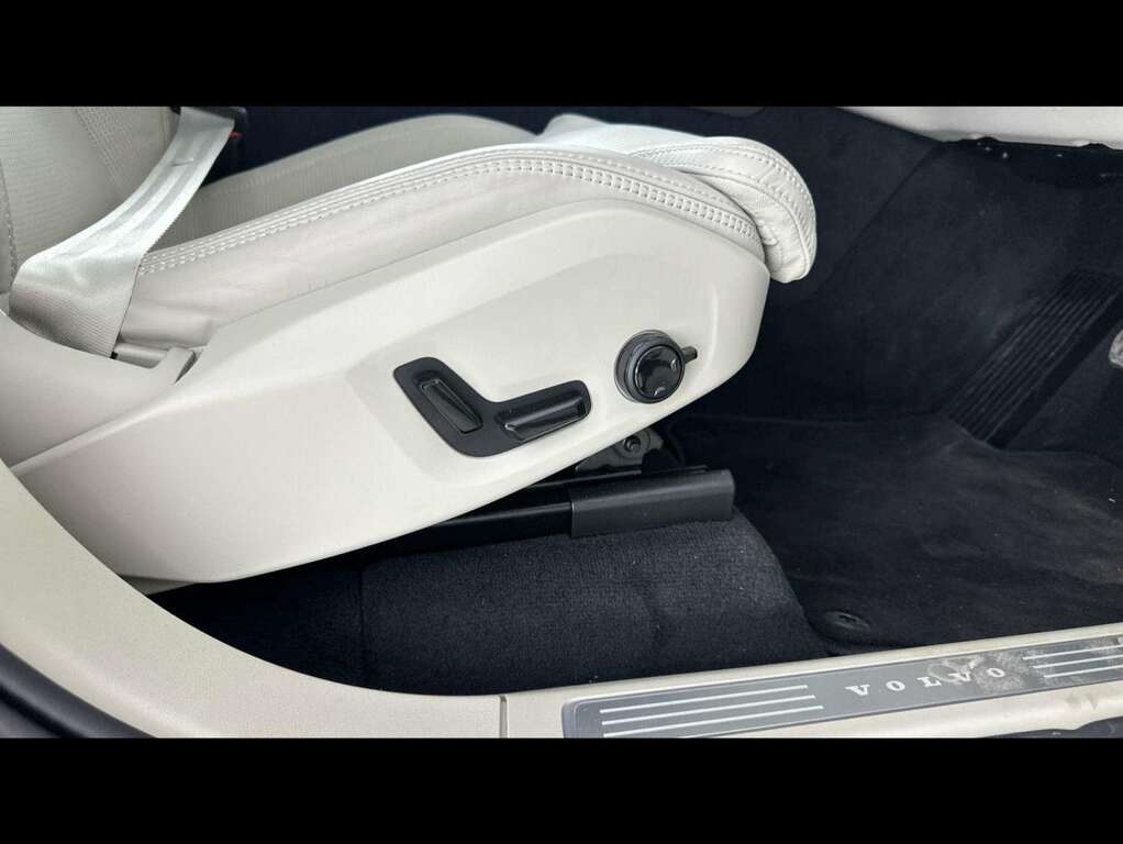 Volvo XC90 Volvo Xc90 Plus Silver #17