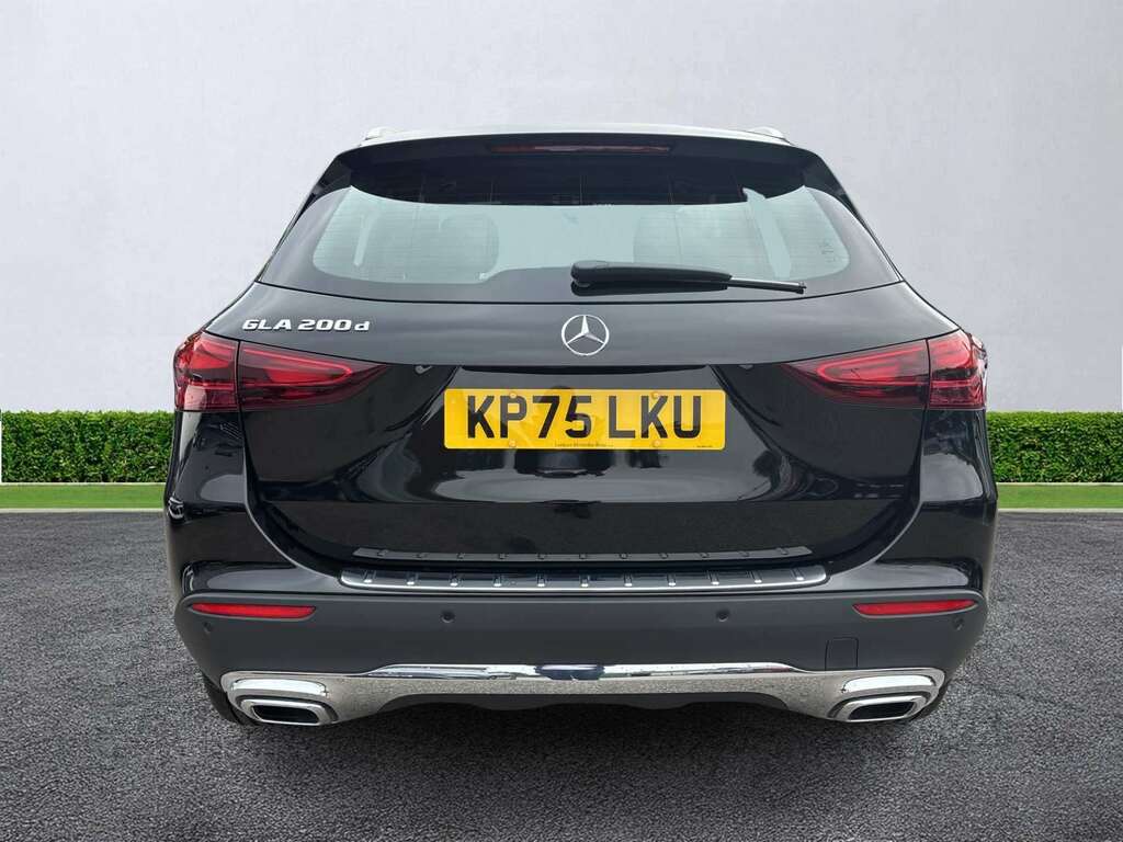 Mercedes-Benz GLA Class Gla 200D Sport Executive Black #4