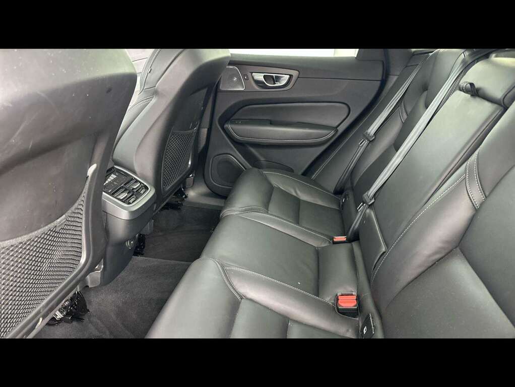 Volvo XC60 Ultra Black #9