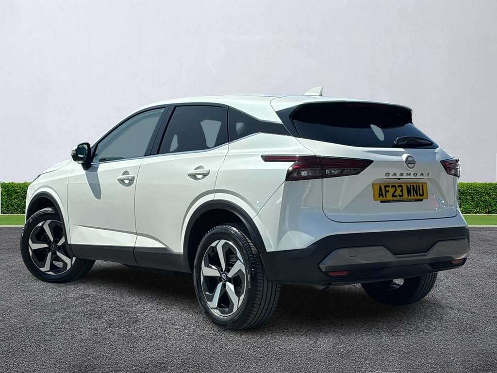 Nissan Qashqai 1.3 Dig-t Mh N-connecta AF23WNU White #2