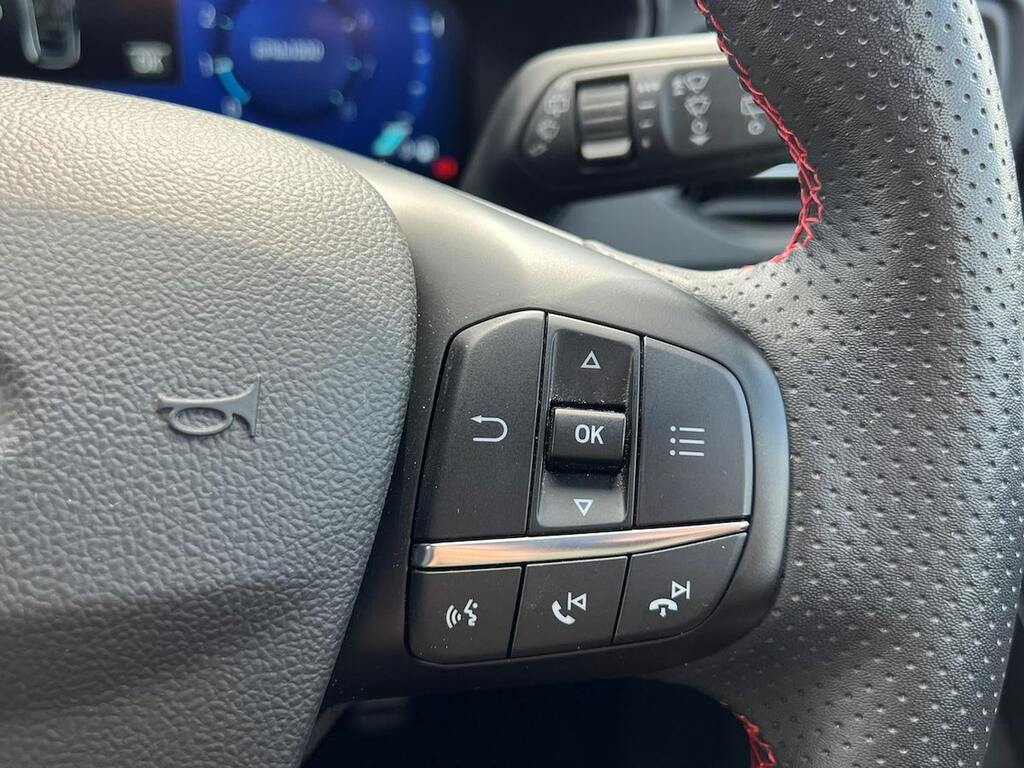 Ford Focus Ford 1.5 Titanium Vignale 8Spd 120Ps Red #27