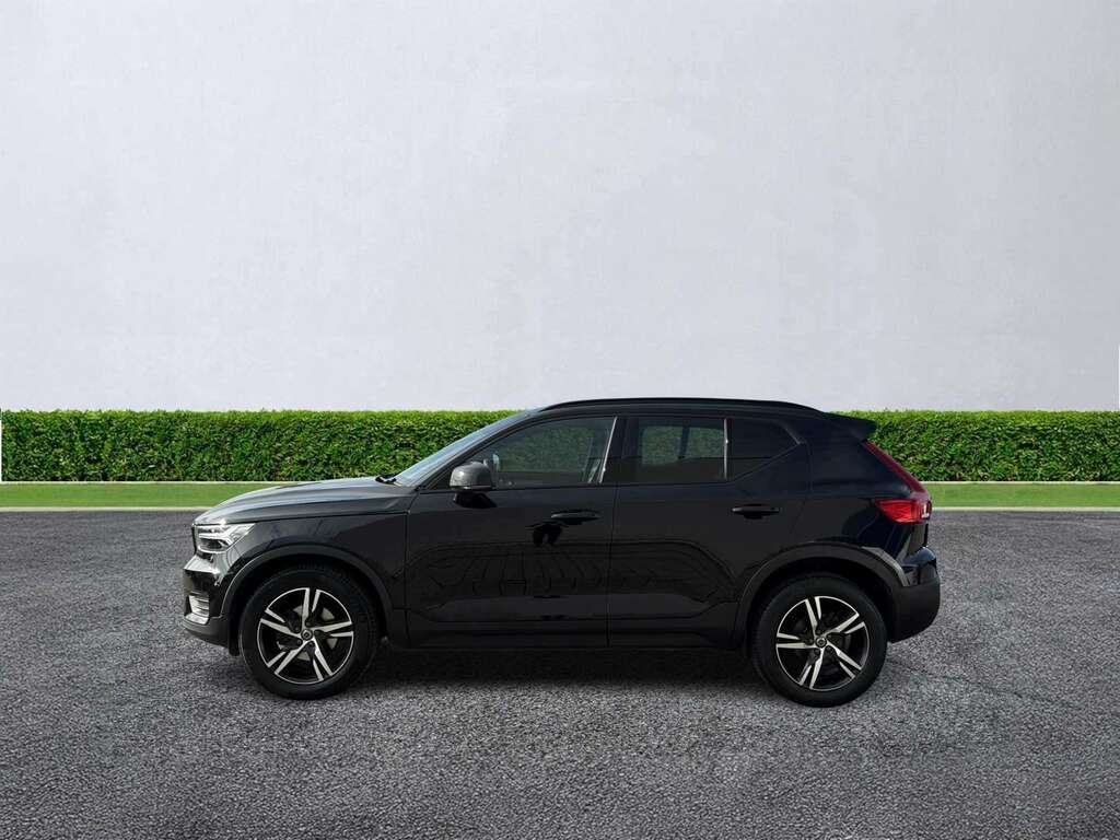 Volvo XC40 1.5 T3 163 R Design Black #4